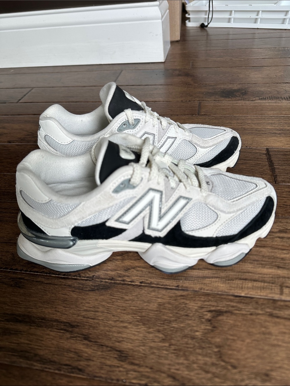 New Balance 9060 sneakers off white, black , sand colors sz 7 women’s 5.5 men’s